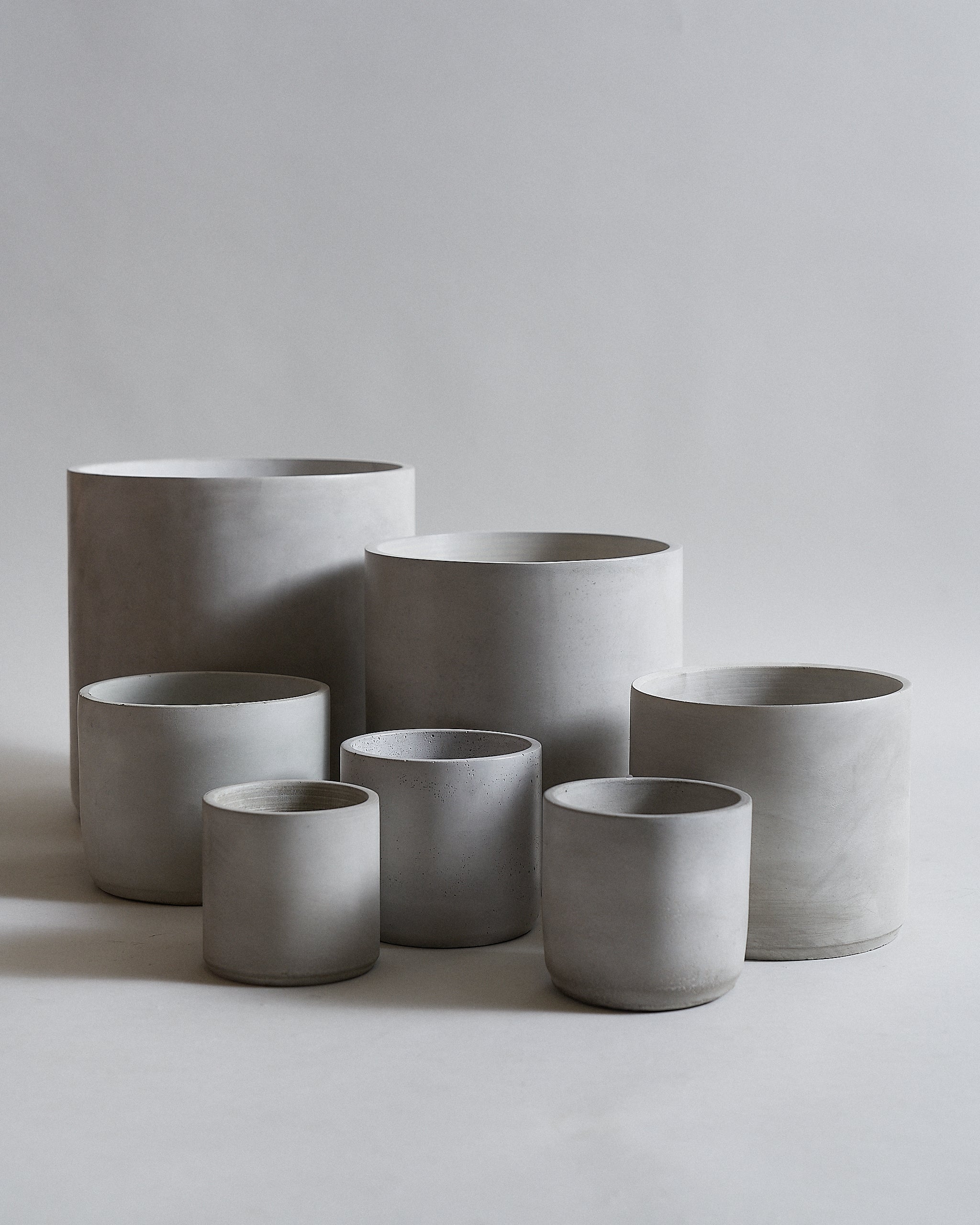 CementGreyCircleCementPlanterPot_Group_11