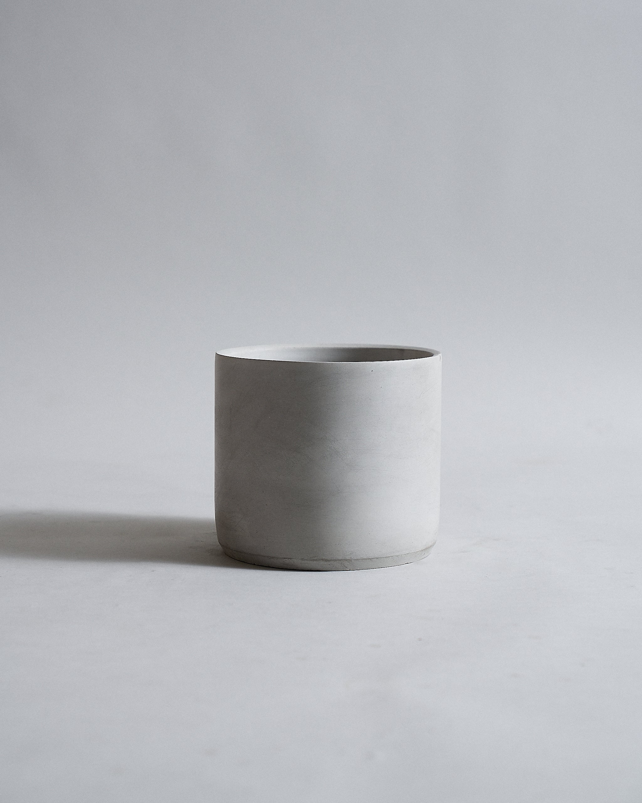CementGreyCircleCementPlanterPot_Group_19